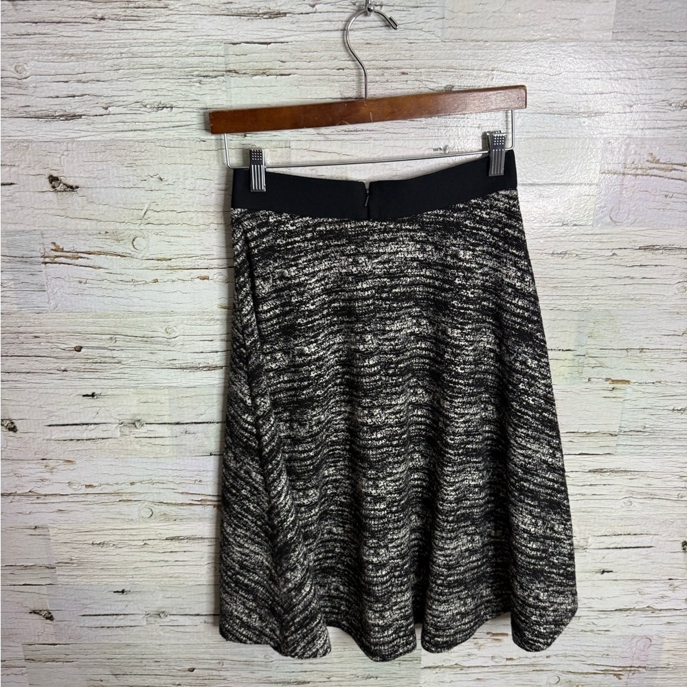 Banana Republic Black and Gray A-Line Skirt size 2 - Picture 5 of 5